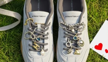 Street Beat совместно с брендом UNOde50 запустили совместный проект по кастомизации кроссовок за бешеную цену