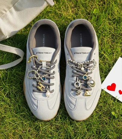 Street Beat совместно с брендом UNOde50 запустили совместный проект по кастомизации кроссовок за бешеную цену Street Beat совместно с брендом UNOde50 запустили совместный проект по кастомизации кроссовок за бешеную цену